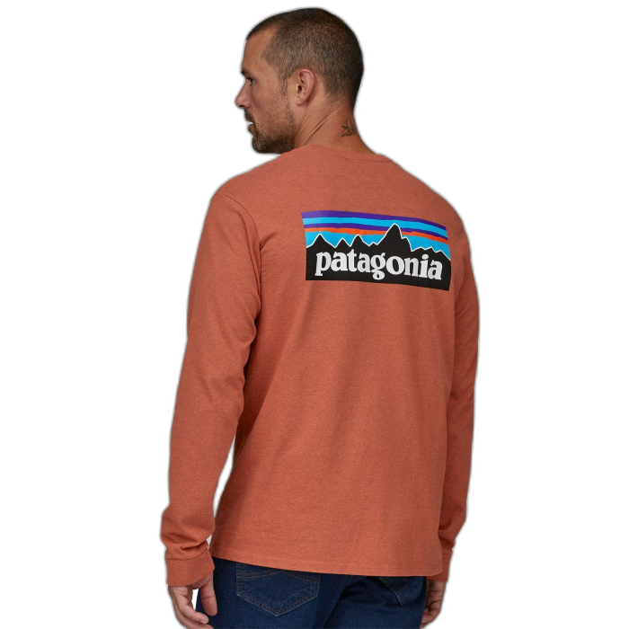 Koszulka męska PATAGONIA P-6 Logo L/S / QZCO quartz coral
