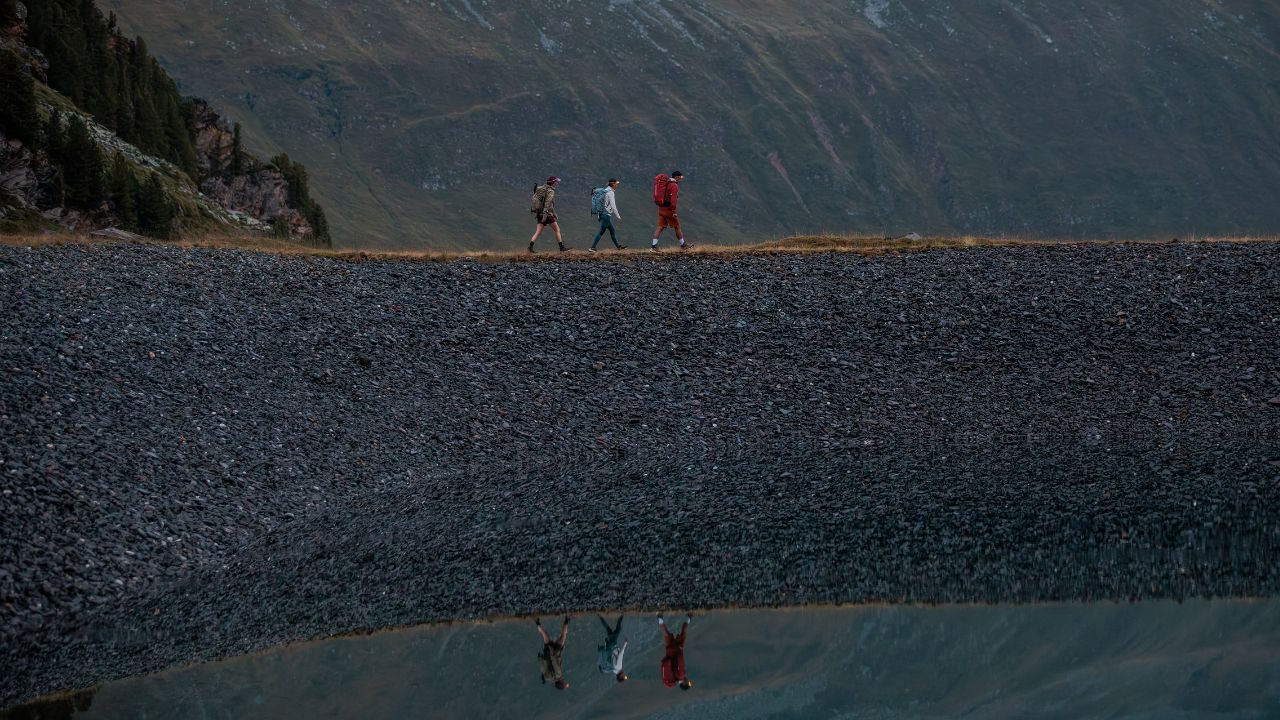 Kiedy warto wybrać buty trekkingowe wysokie zamiast niskich? Poradnik