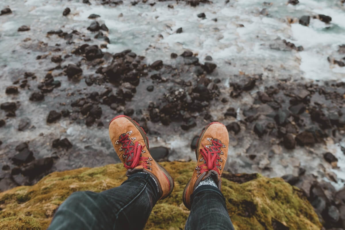 pierwsze buty trekkingowe na nogach