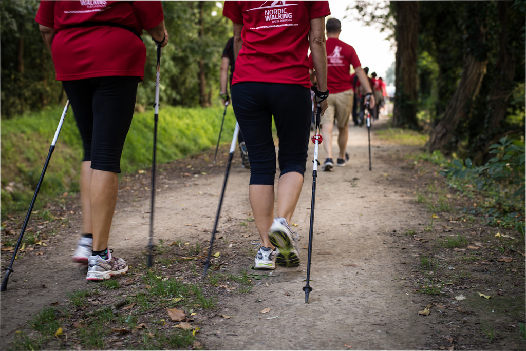 nordic-walking-moda-czy-styl-zycia-zdradzamy-techniki-chodzenia-z-kijami
