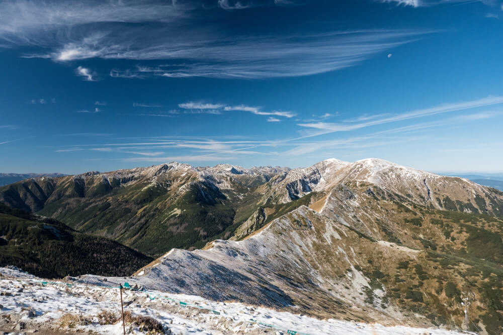 w-sandalach-na-giewont-piekna-pogoda-w-gorach-to-zagrozenie-dla-niedoswiadczonych-turystow